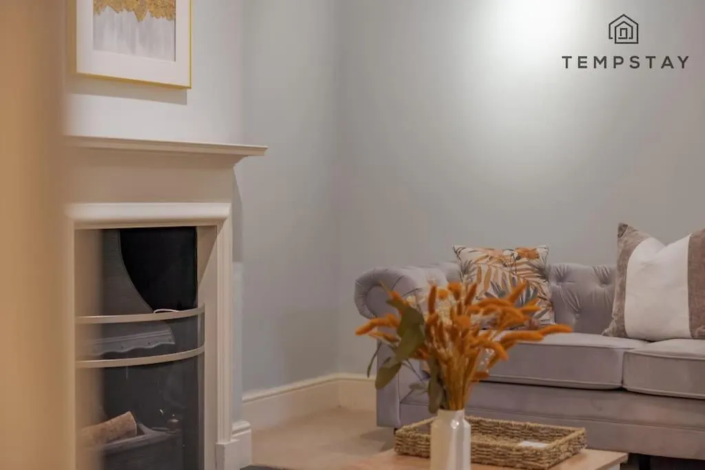 Cosy Family Home Near Thorpe Park & Legoland Old Windsor Holiday home