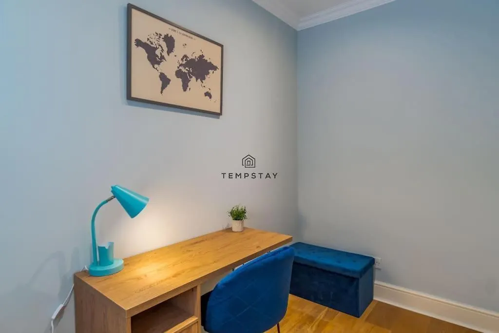 Holiday home Cosy Family Home Near Thorpe Park & Legoland Old Windsor